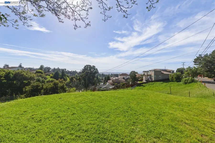 27188 Hayward Blvd, Hayward, CA 94542 - #3