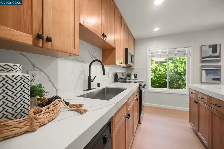 2560 Walnut Blvd  #4, Walnut Creek, CA 94596 - #2