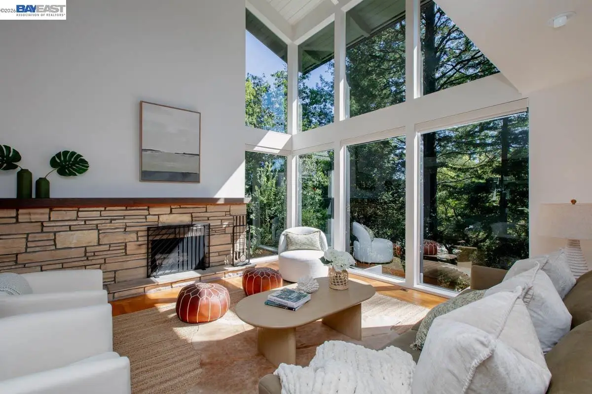 6540 Saroni Dr, Oakland, CA 94611 - #1