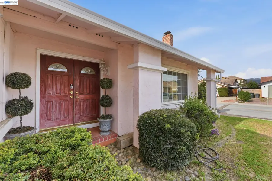 595 Caprice Ct, Morgan Hill, CA 95037 - #2