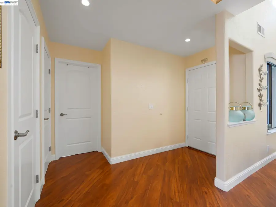 6332 Buena Vista Dr  #B, Newark, CA 94560 - #3