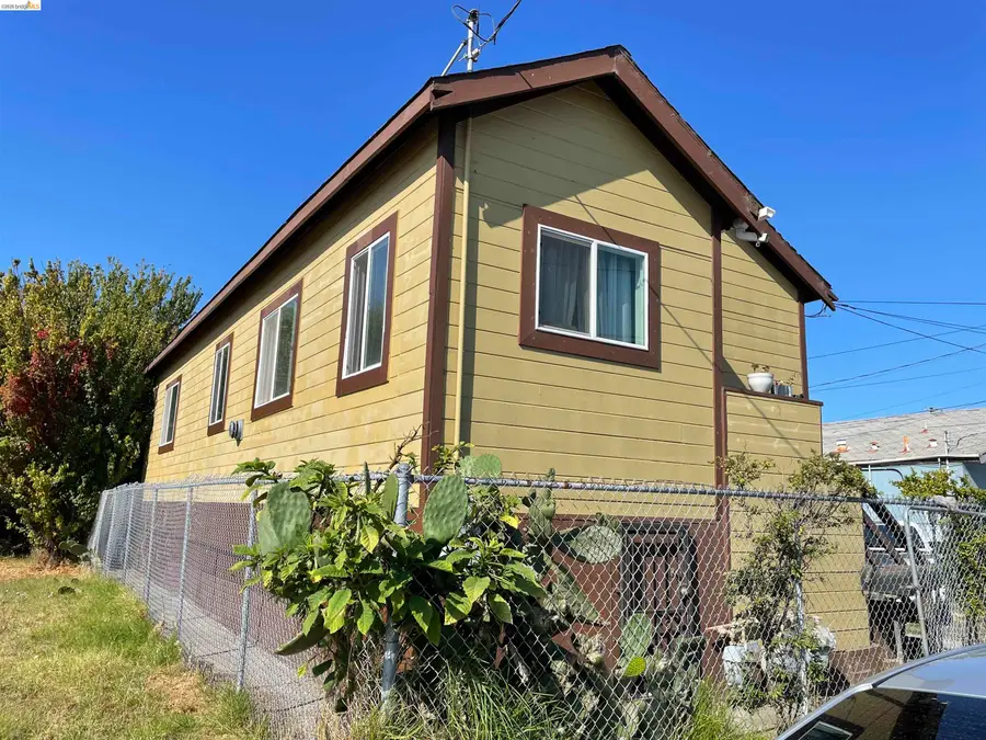 381A, 381B 34Th St, Richmond, CA 94804 - #2