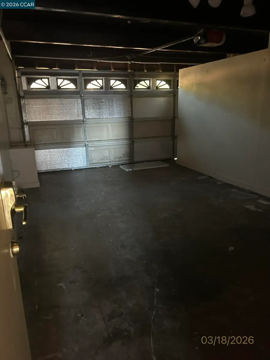 6233 Leona St, Oakland, CA 94605 - #2