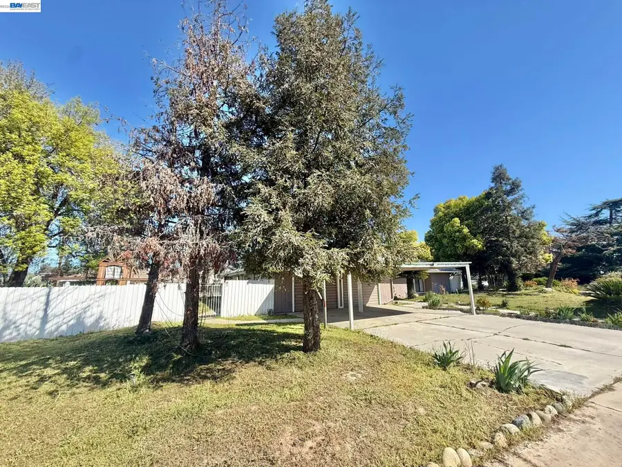 6928 Lane Ave, Fresno, CA 93727 - #2