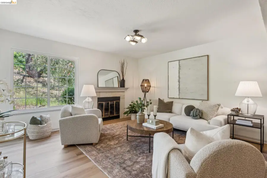 635 Canyon Oaks Dr  #B, Oakland, CA 94605 - #3