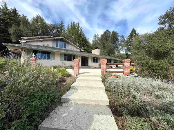 17121 Laurel Rd, LOS GATOS, CA 95033