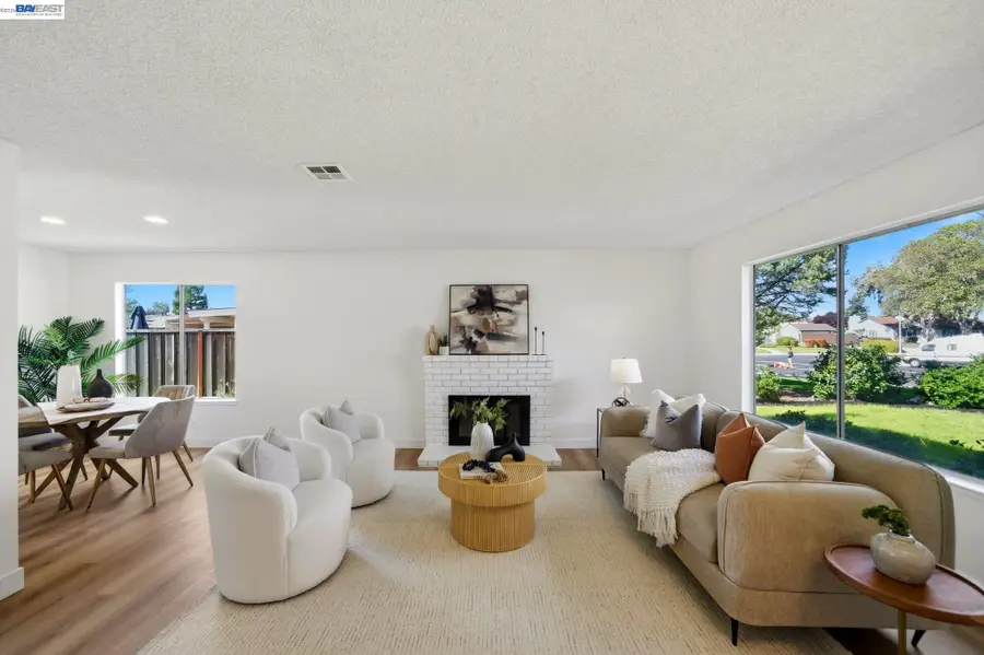 1686 Rhododendron Dr, Livermore, CA 94551 - #2