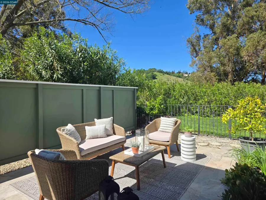 1124 Singingwood Ct  #2, Walnut Creek, CA 94595 - #3