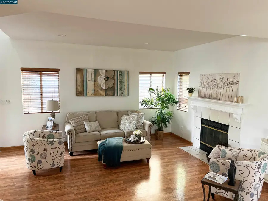 933 Country Run Dr, Martinez, CA 94553 - #2