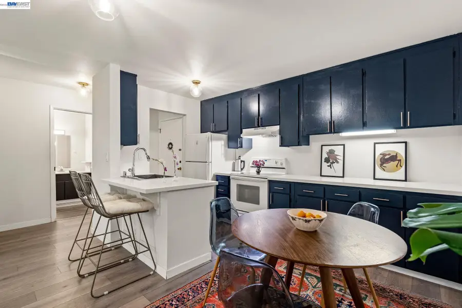 955 Shorepoint Ct  #100, Alameda, CA 94501 - #3