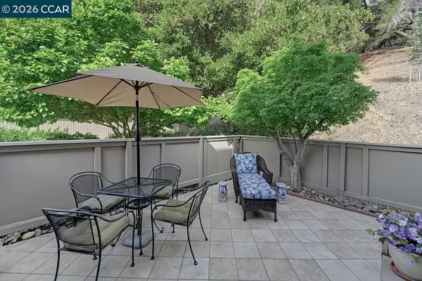 2017 Oakmont Way  #2, WALNUT CREEK, CA 94595