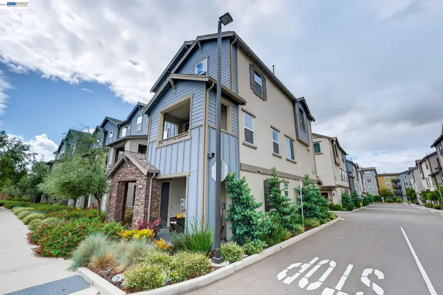 241 N St, Livermore, CA 94551 - #2