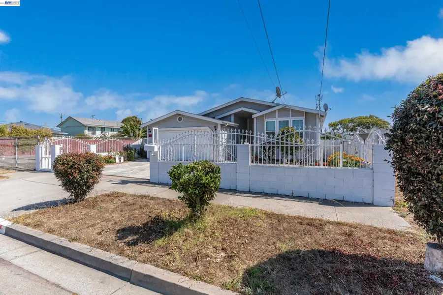 628 17Th St, Richmond, CA 94804 - #3
