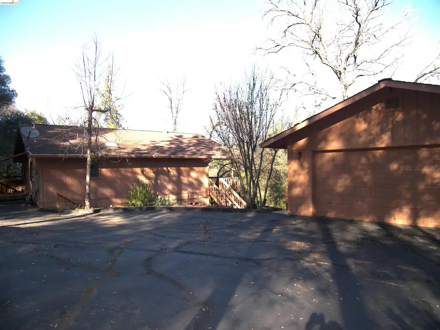 21076 Hillcroft Dr., Groveland, CA 95321 - #2