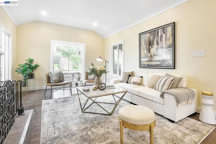 100 Sonia St., Oakland, CA 94618 - #2