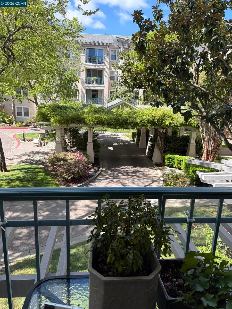 1860 Tice Creek Dr  #1219, Walnut Creek, CA 94595 - #2