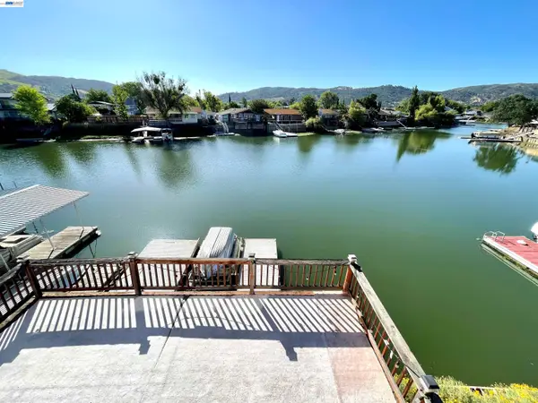 668 Keys Blvd., CLEARLAKE OAKS, CA 95423