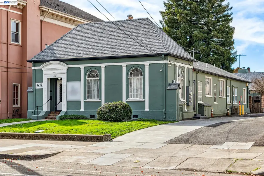 2242 Santa Clara Ave, Alameda, CA 94501 - #2