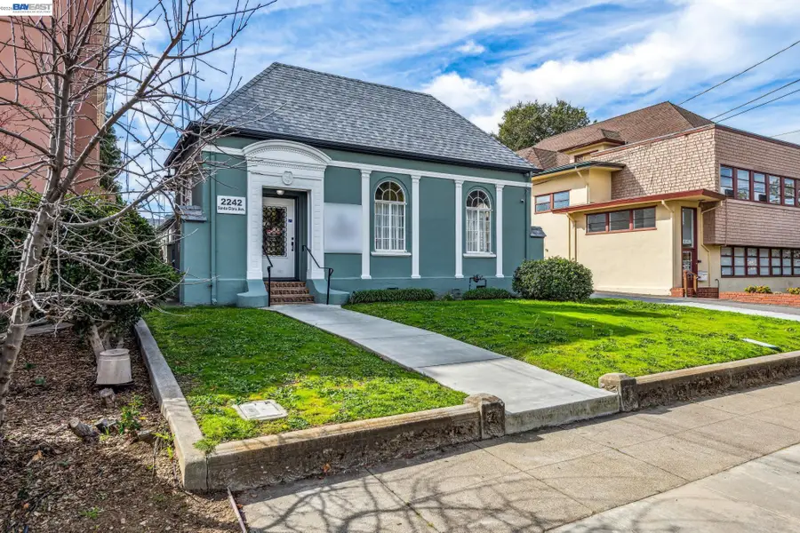 2242 Santa Clara Ave, Alameda, CA 94501 - #3