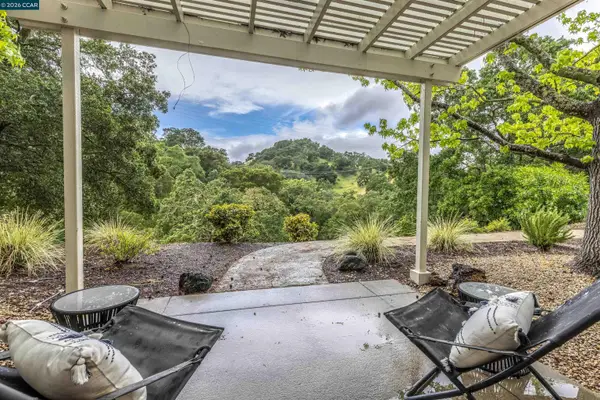 3152 Ptarmigan Dr  #2, WALNUT CREEK, CA 94595