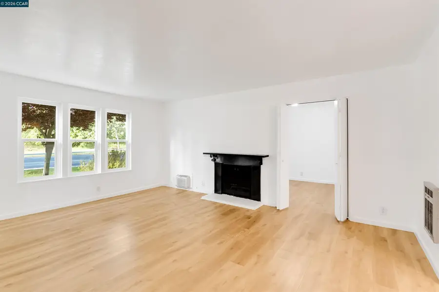 375 Camelback Rd  #4, Pleasant Hill, CA 94523 - #2