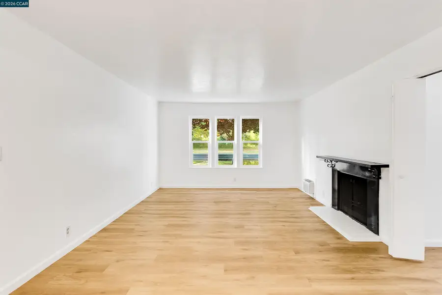 375 Camelback Rd  #4, Pleasant Hill, CA 94523 - #3