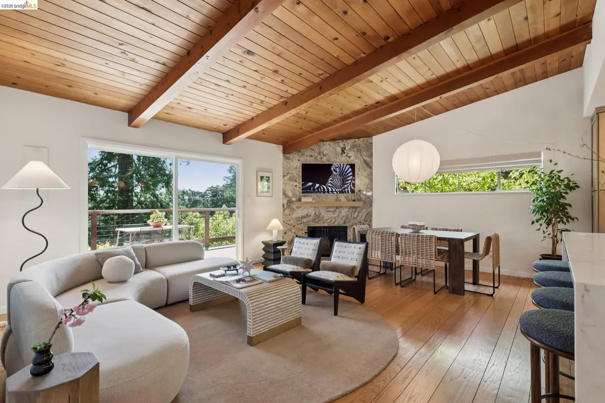 6874 Chambers Dr., Oakland, CA 94611 - #1