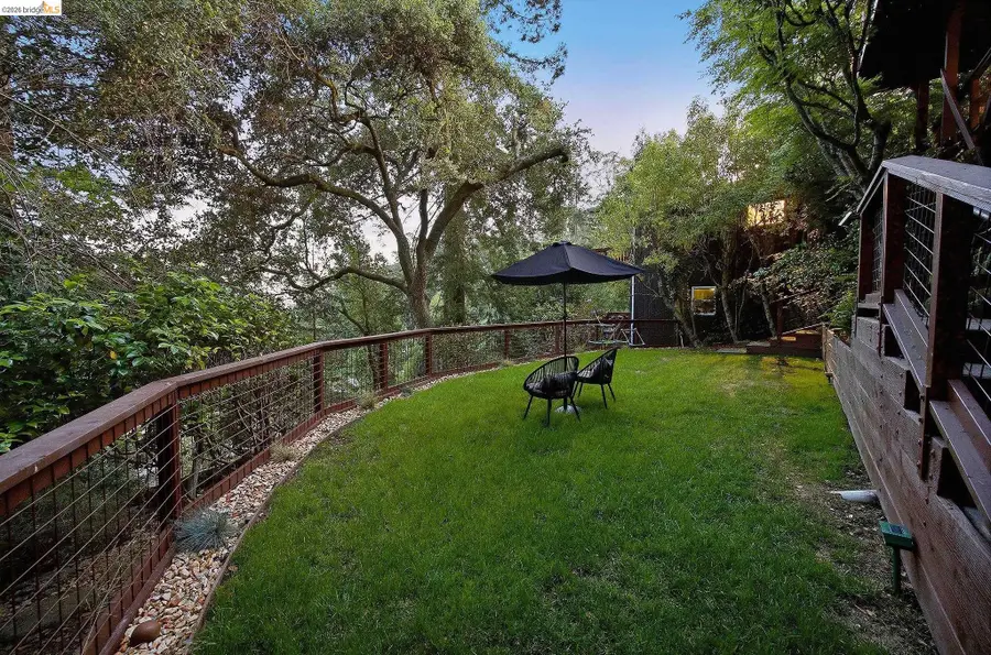 6874 Chambers Dr., Oakland, CA 94611 - #3