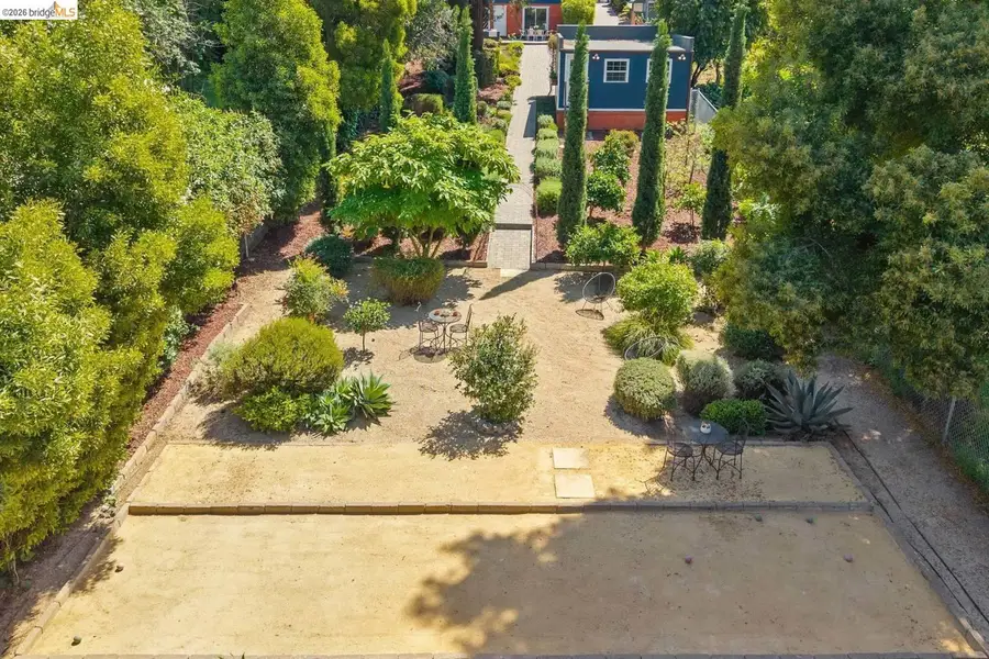 7406 Circle Hill DR, Oakland, CA 94605 - #2