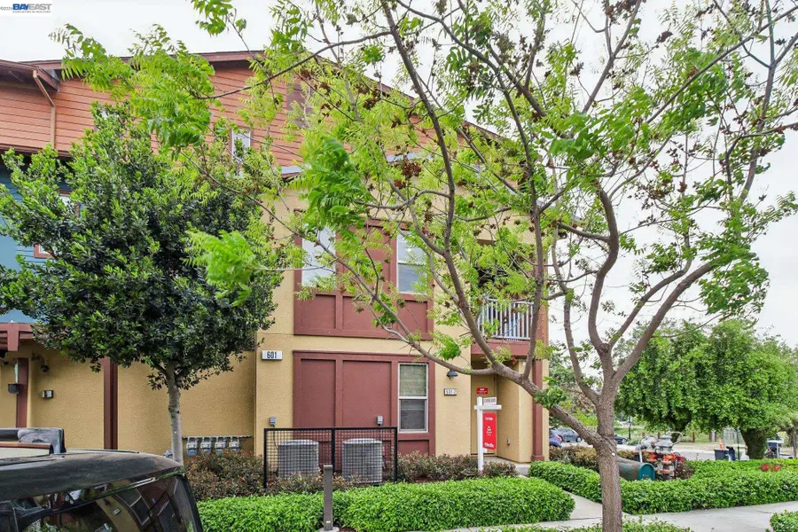 601 Sandalwood Dr  #2, Livermore, CA 94551 - #3