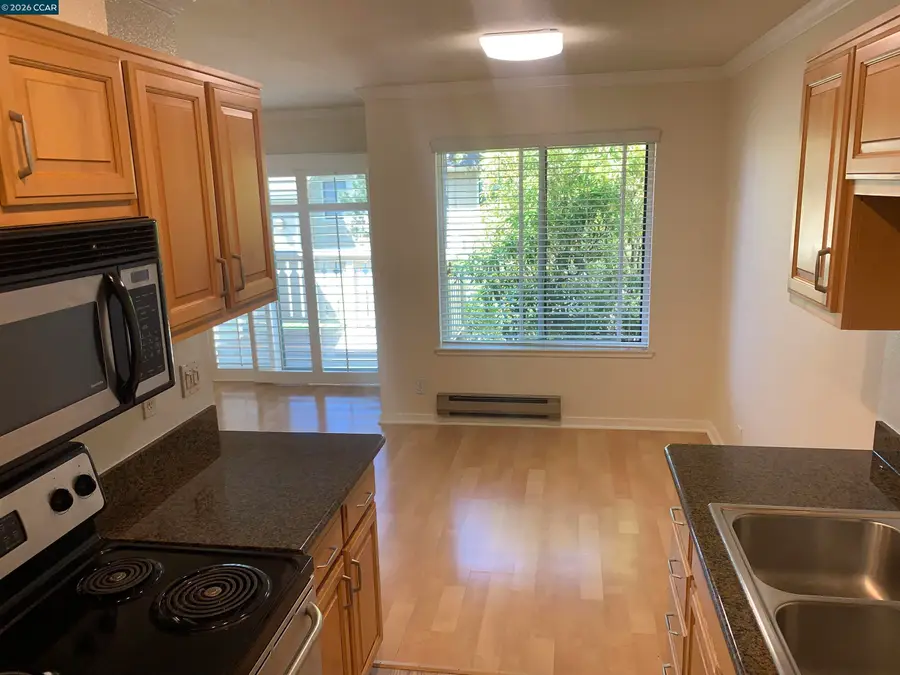 96 Lakeshore Ct, Richmond, CA 94804 - #3