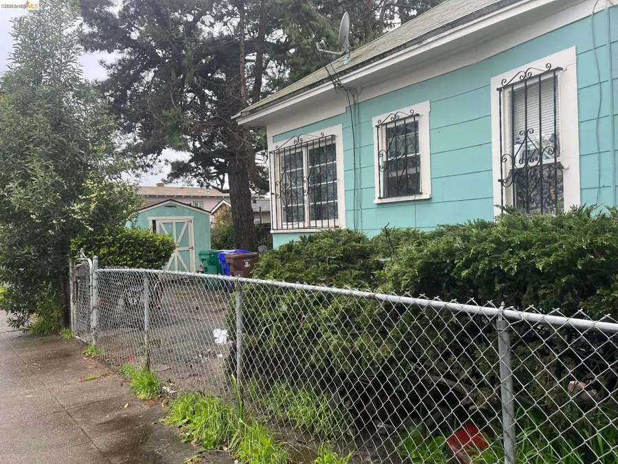 230 Nevin Ave, Richmond, CA 94801 - #2