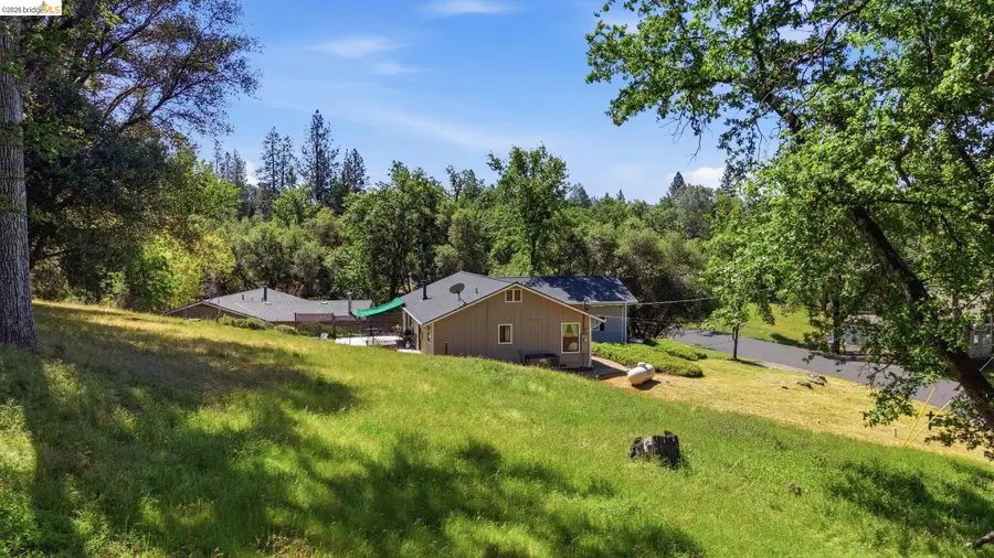 12759 Cresthaven Dr., Groveland, CA 95321 - #3