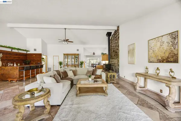 2857 Randall Way, HAYWARD, CA 94541