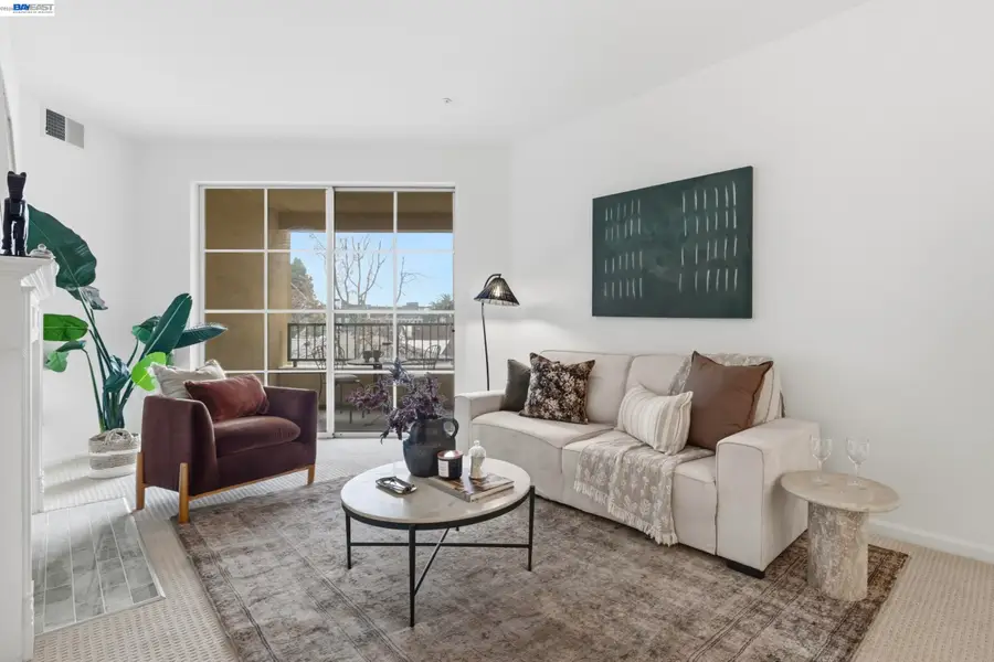 111 Saint Matthews Ave  #304, San Mateo, CA 94401 - #2