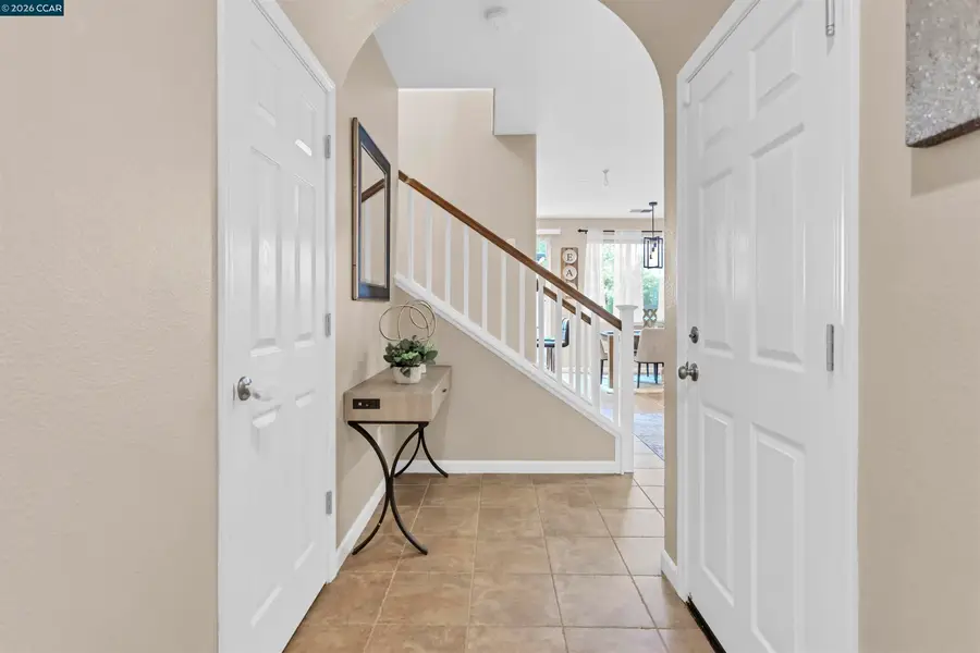 385 Gabiano Ct, Vacaville, CA 95687 - #2