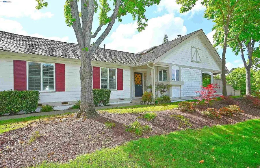 521 Silver Lake Dr, Danville, CA 94526 - #2