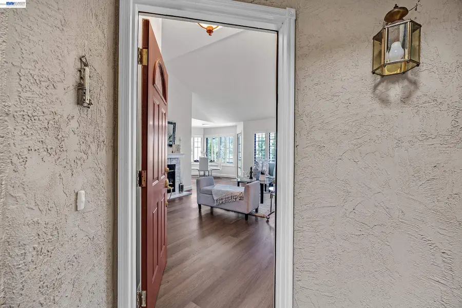 5012 Lakeview Dr  #200, San Ramon, CA 94582 - #2