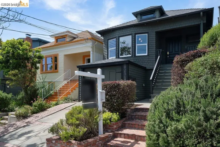 4369 Howe St, Oakland, CA 94611 - #2