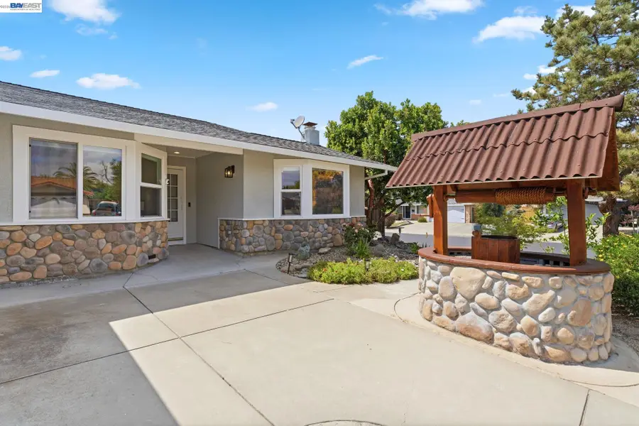 1135 Killarney St, Livermore, CA 94550 - #2