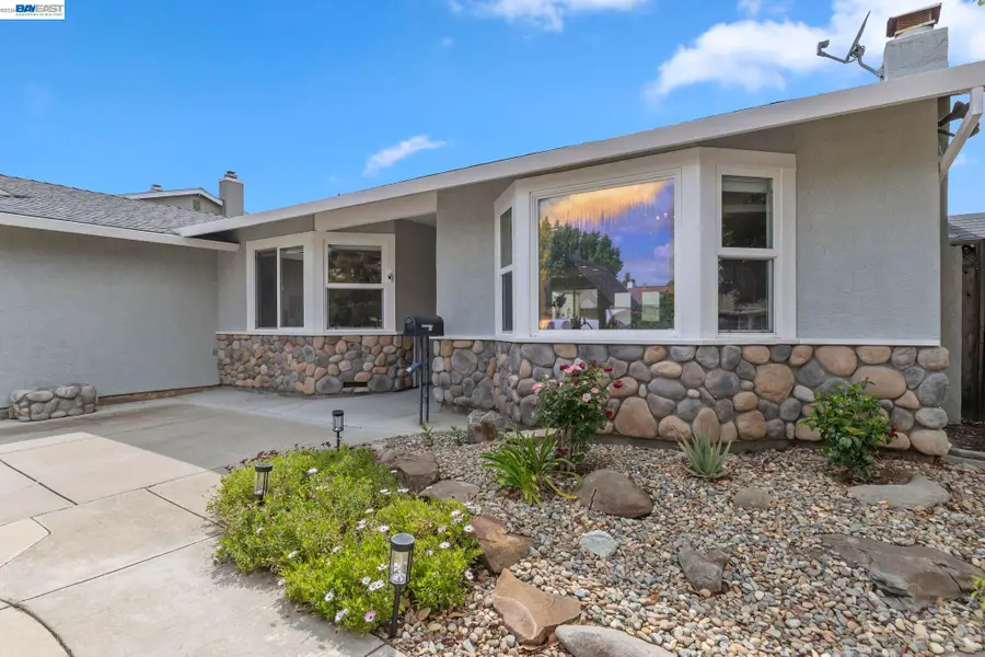 1135 Killarney St, Livermore, CA 94550 - #3