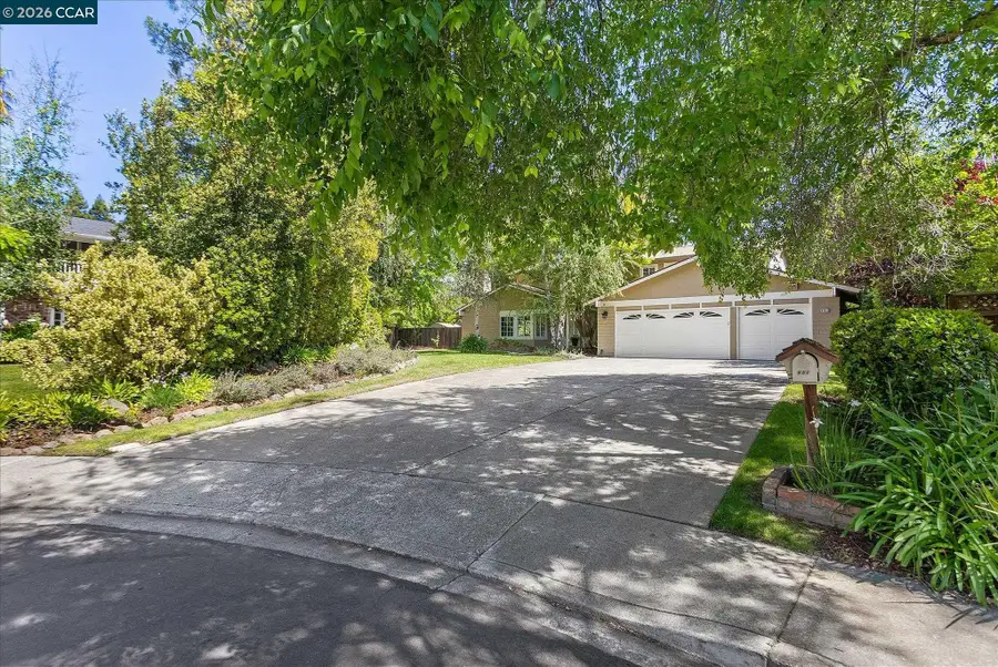651 Derbyshire Pl, Danville, CA 94526 - #3