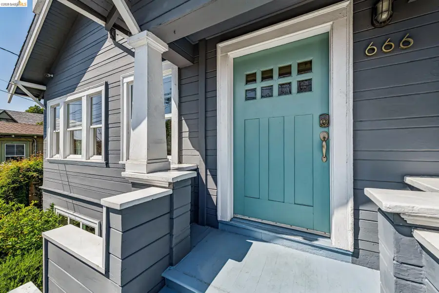 666 46th St, Oakland, CA 94609 - #2