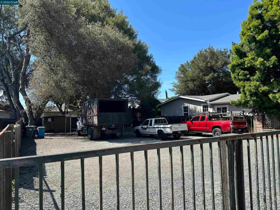 2169 Ralmar Ave, East Palo Alto, CA 94303 - #2