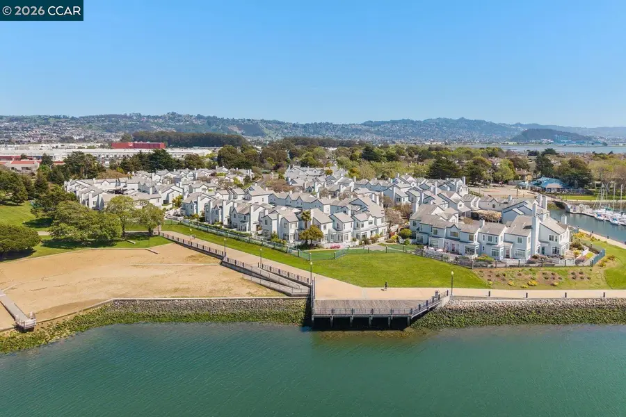 208 Commodore Dr, Richmond, CA 94804 - #2