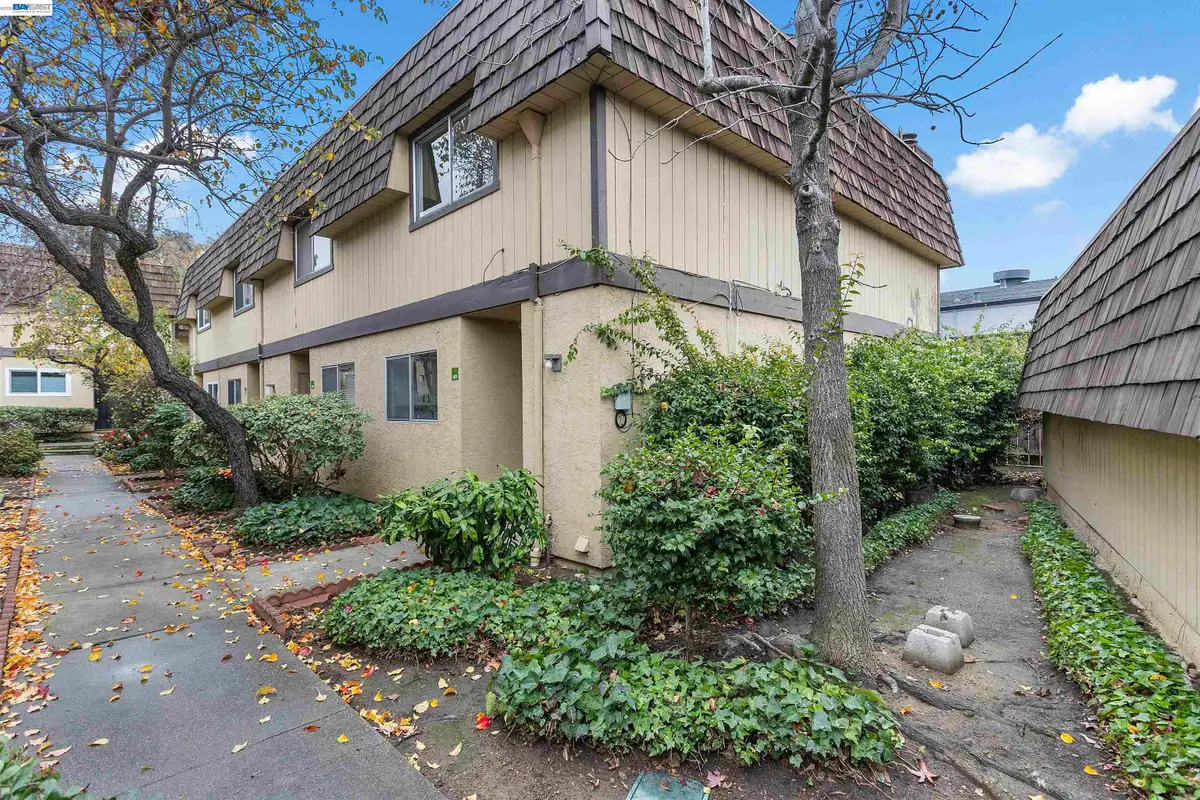 10401 Shaw St  #401, Oakland, CA 94605 - #1