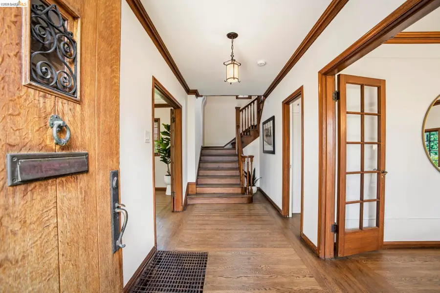 1087 Hubert Rd, Oakland, CA 94610 - #3