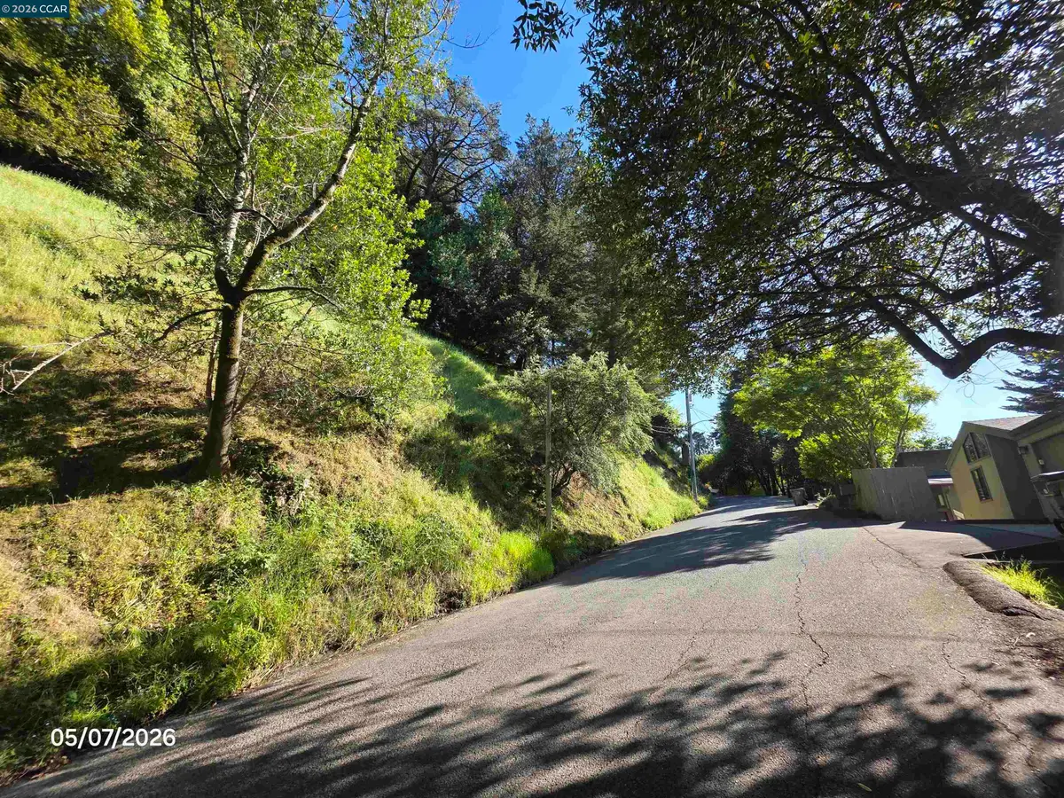 6386 Longcroft Dr, Oakland, CA 94603 - #1