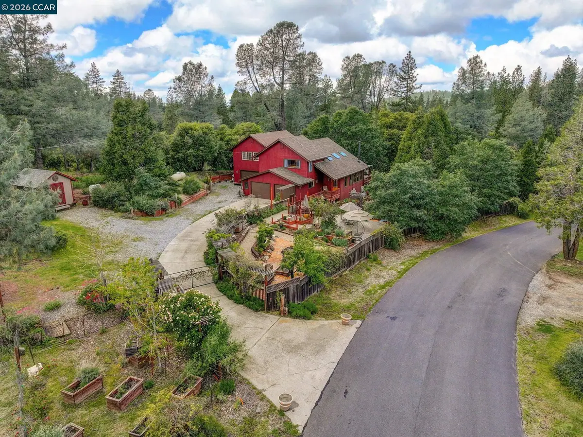 5184 Darby Russell Rd, Murphys, CA 95247 - #1