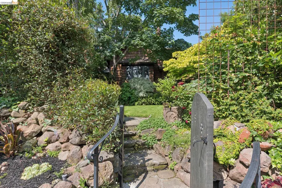 17 Eucalyptus Road, Berkeley, CA 94705 - #3
